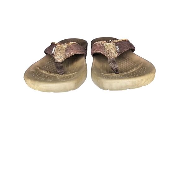 Crocs Canvas Flip Flops Men 8/Women 10 Brown Tan Comfort Sandals Unisex - Picture 6 of 9